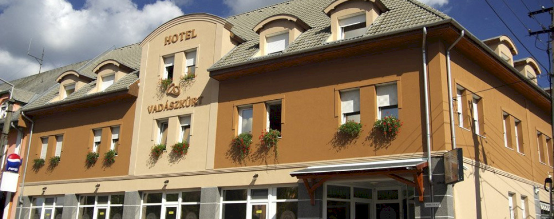 Hotel Vad&aacute;szk&uuml;rt ** Superior